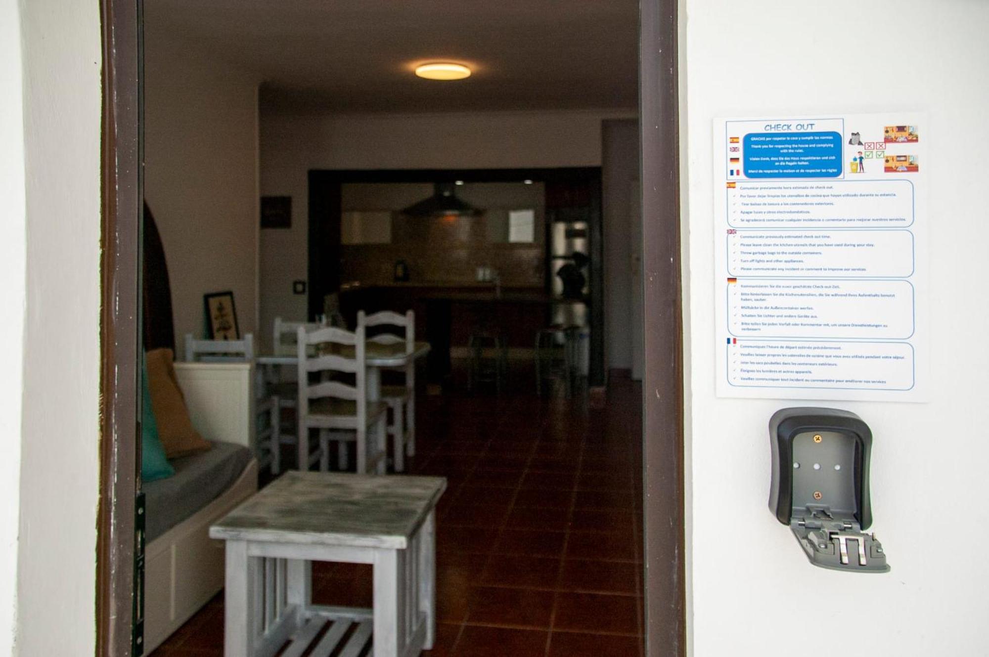 Famara Surf Apartment Luaran gambar